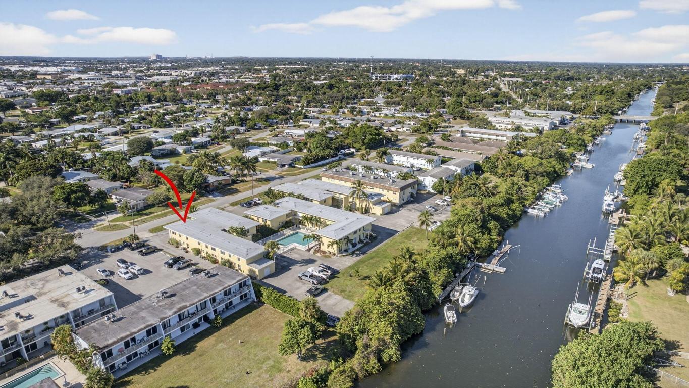 REGENCY MANOR COND DECL FILED 4-11-79 - Residential