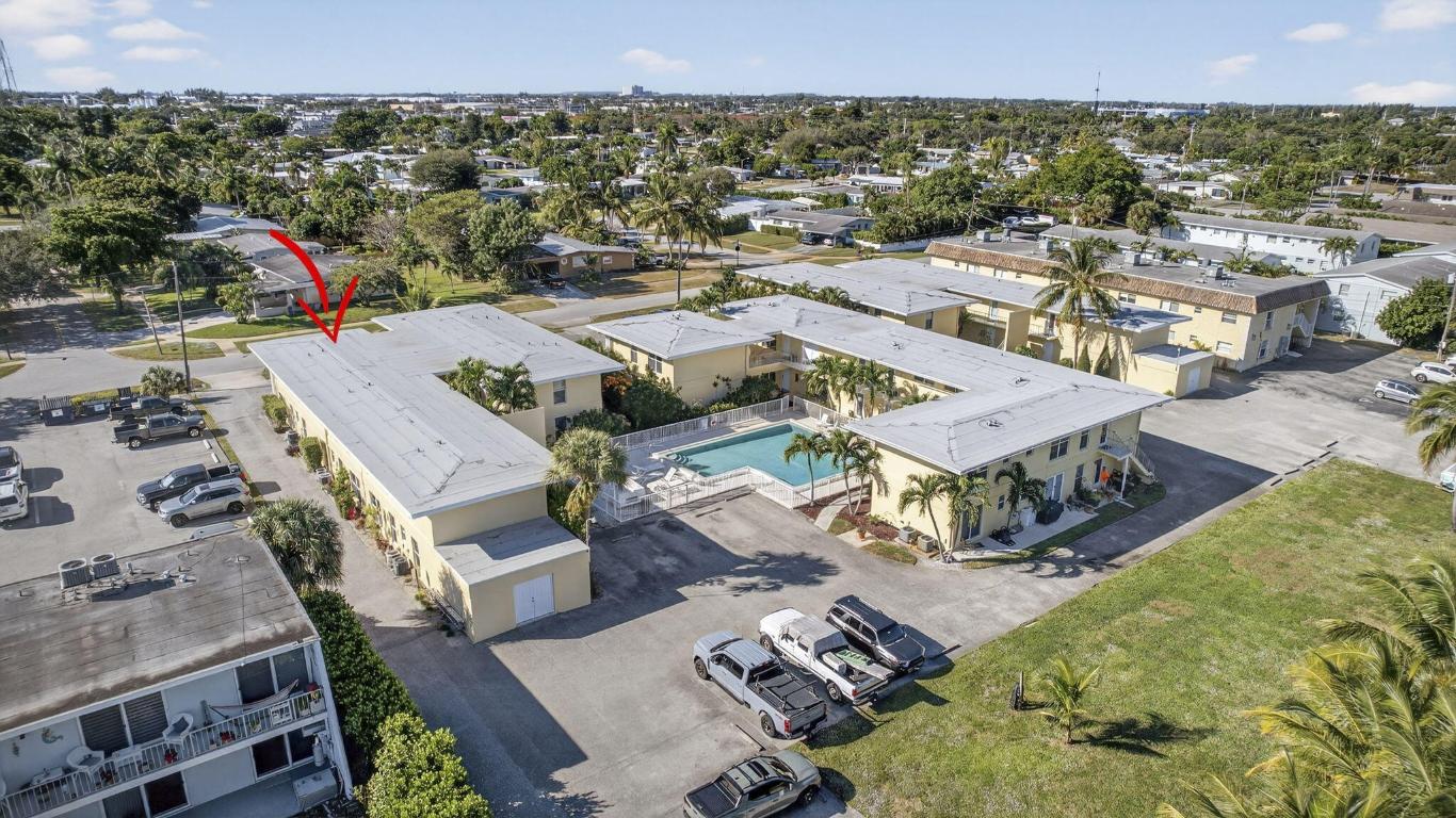 REGENCY MANOR COND DECL FILED 4-11-79 - Residential