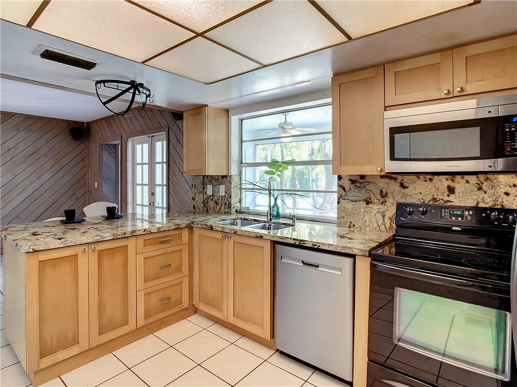 MIRROR LAKE ESTATES - Residential