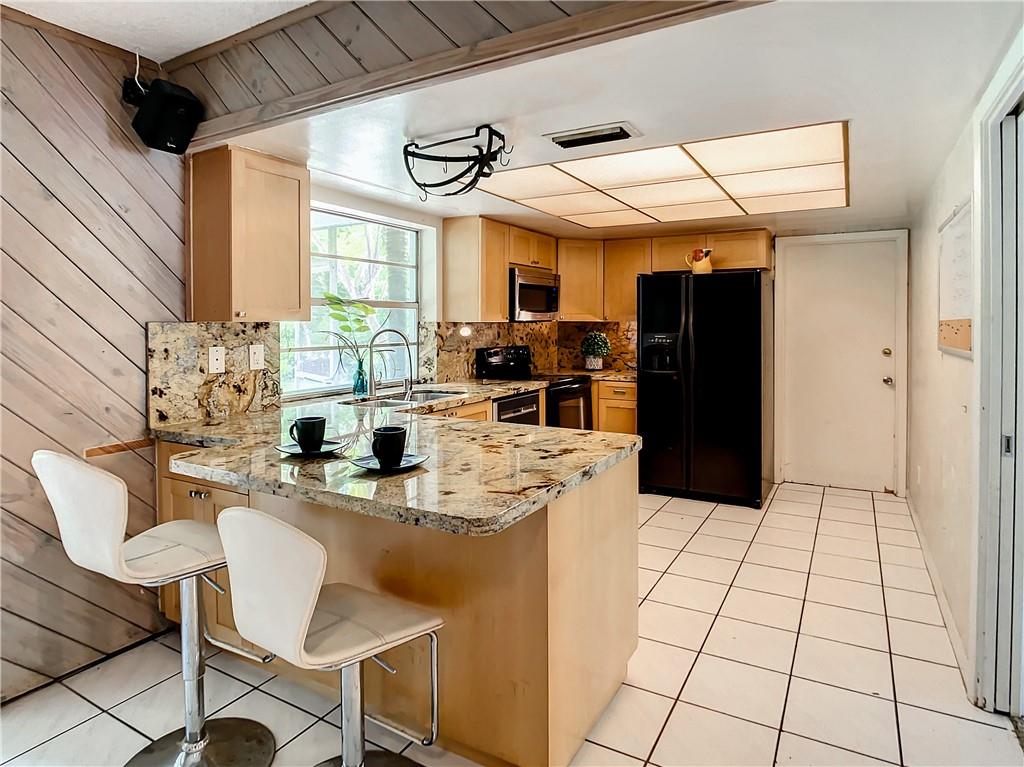 MIRROR LAKE ESTATES - Residential