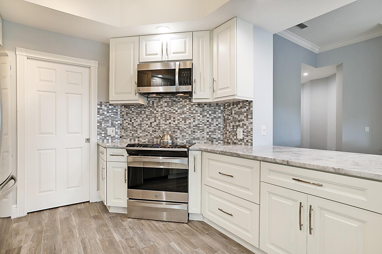 ISLES AT PALM BEACH GARDE - Residential