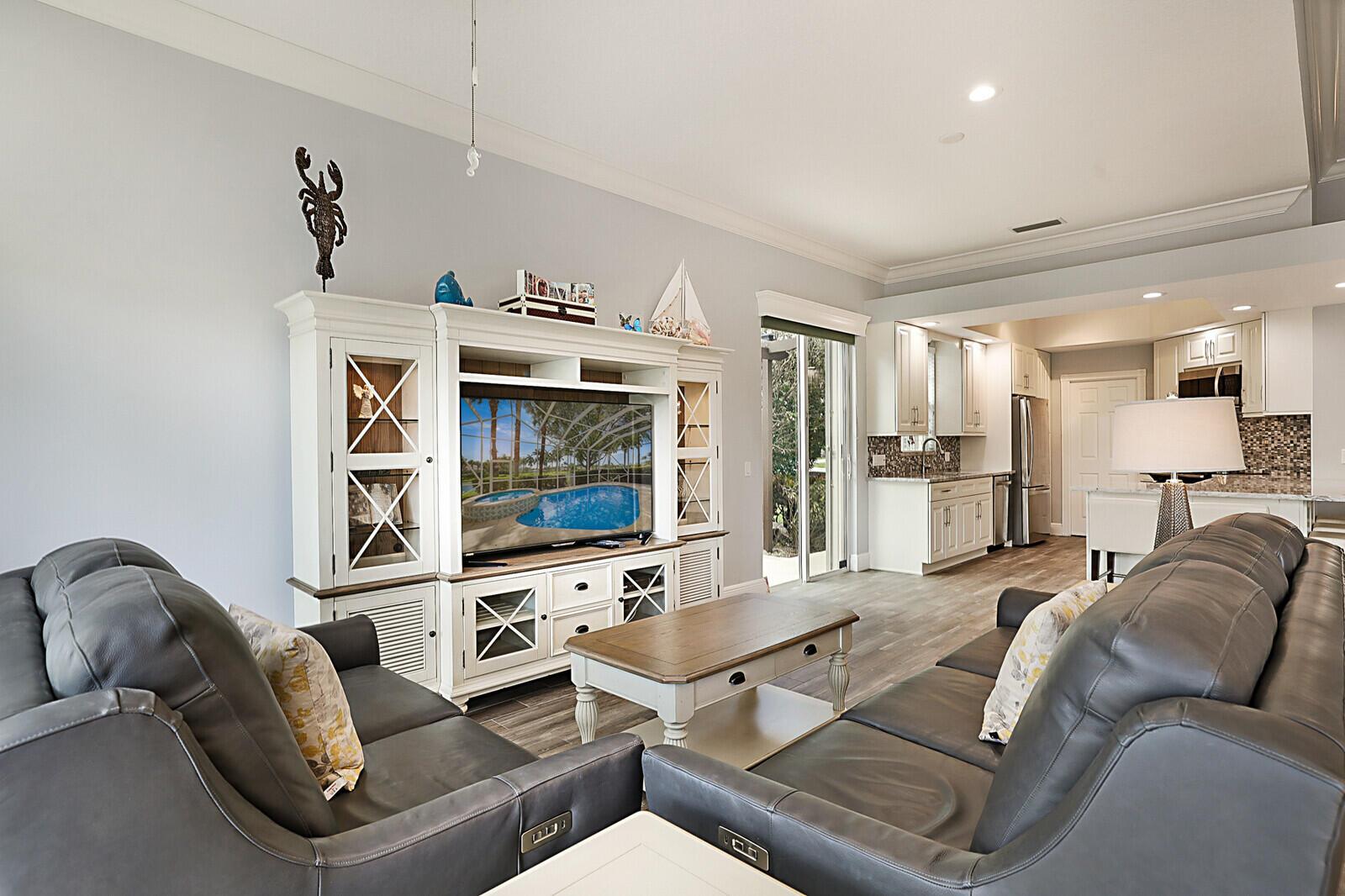 ISLES AT PALM BEACH GARDE - Residential