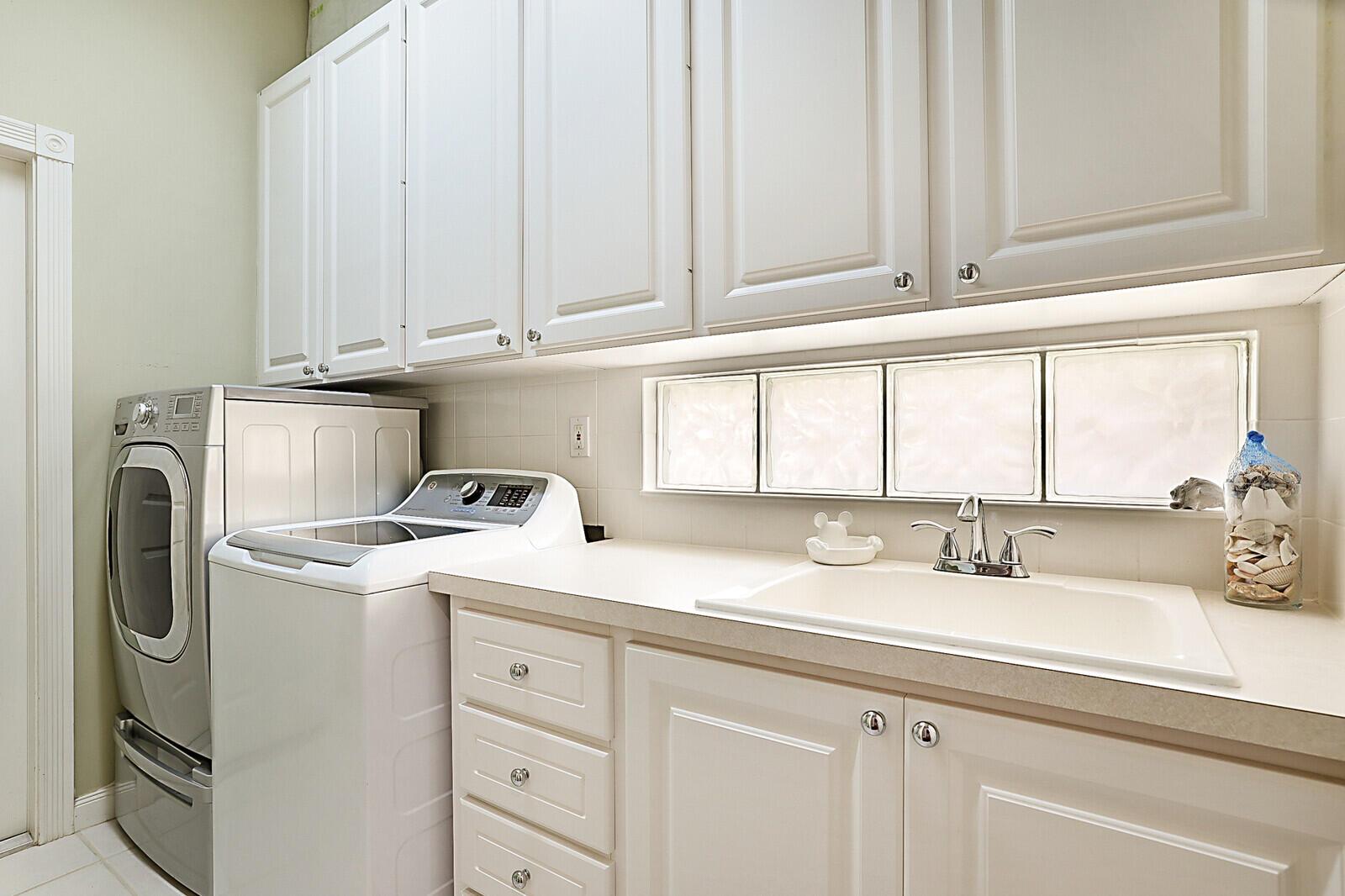 ISLES AT PALM BEACH GARDE - Residential