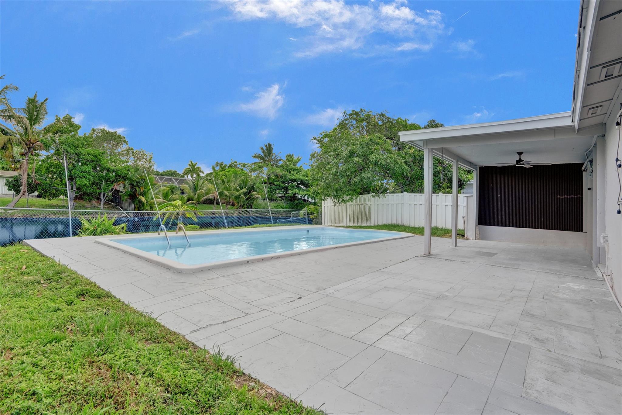 Sunrise Golf Village Sec - Residential