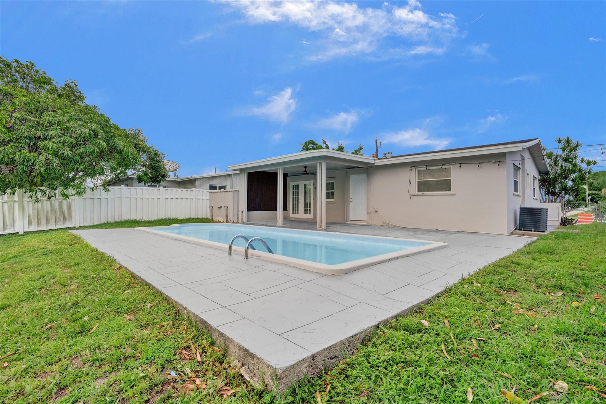 Sunrise Golf Village Sec - Residential