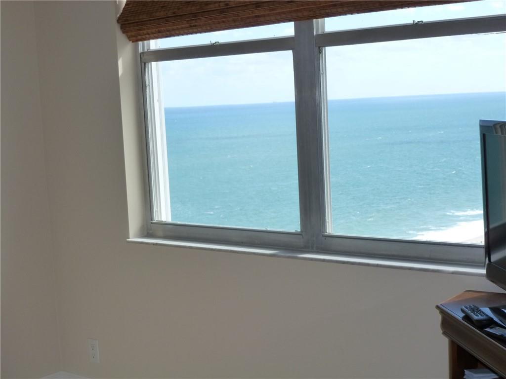 POMPANO BEACH CLUB - Residential