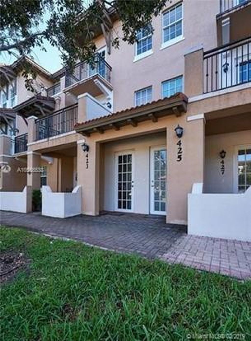 Photo of 423 SW 147th Ave #106, Pembroke Pines, FL 33027 (MLS # F10385422)