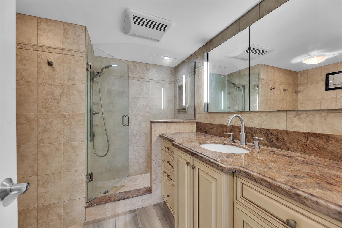 Regency Tower South - Residential