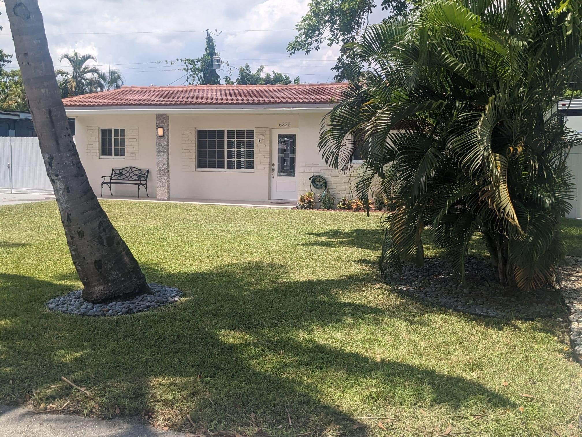 6325 Grant Court, Hollywood FL 33024