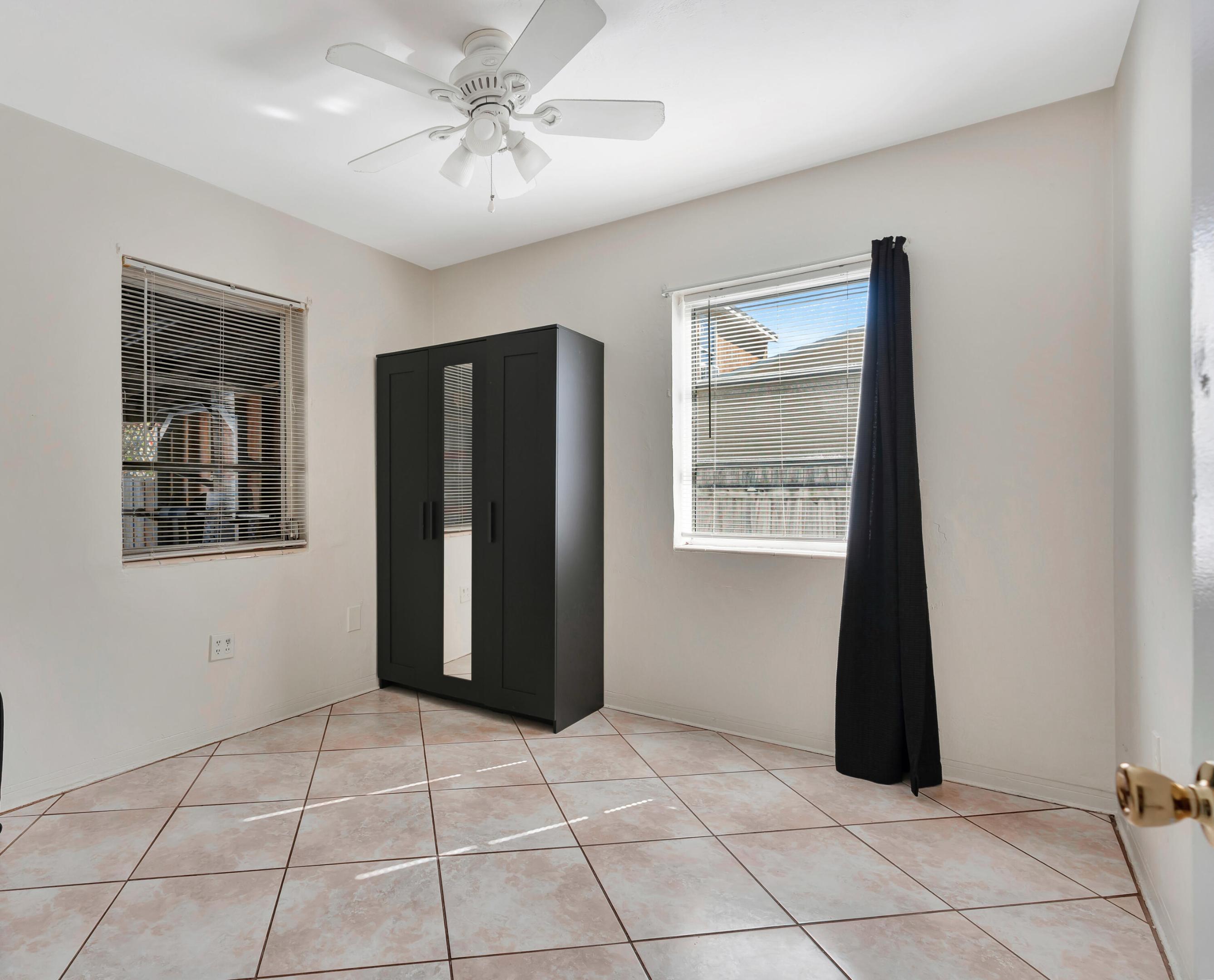 MACKLE PARK 1ST ADD - Residential