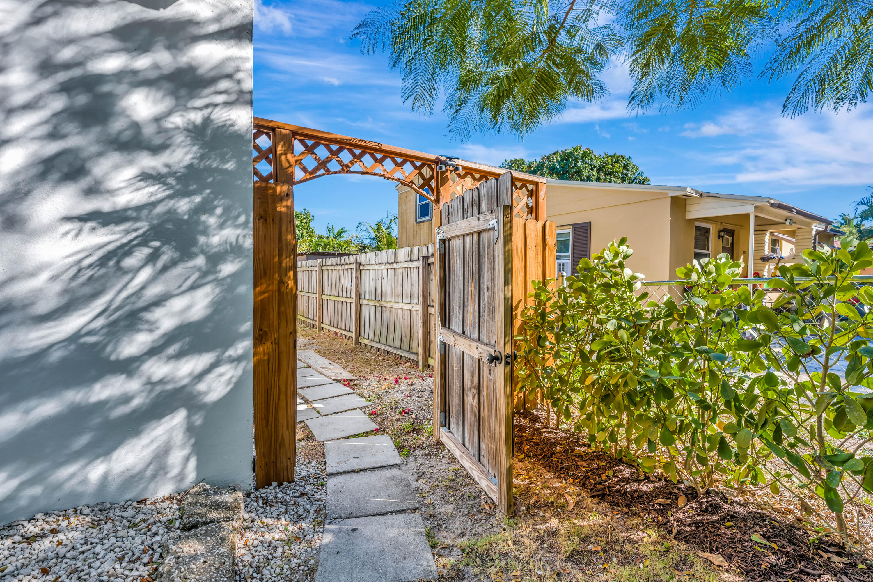 MACKLE PARK 1ST ADD - Residential