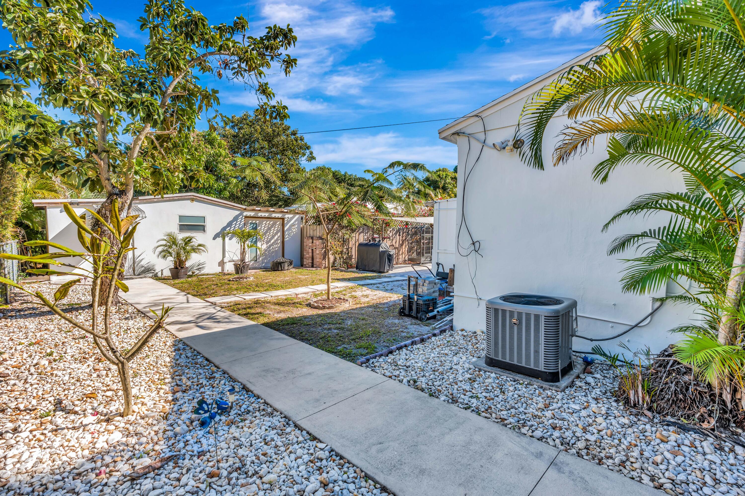 MACKLE PARK 1ST ADD - Residential