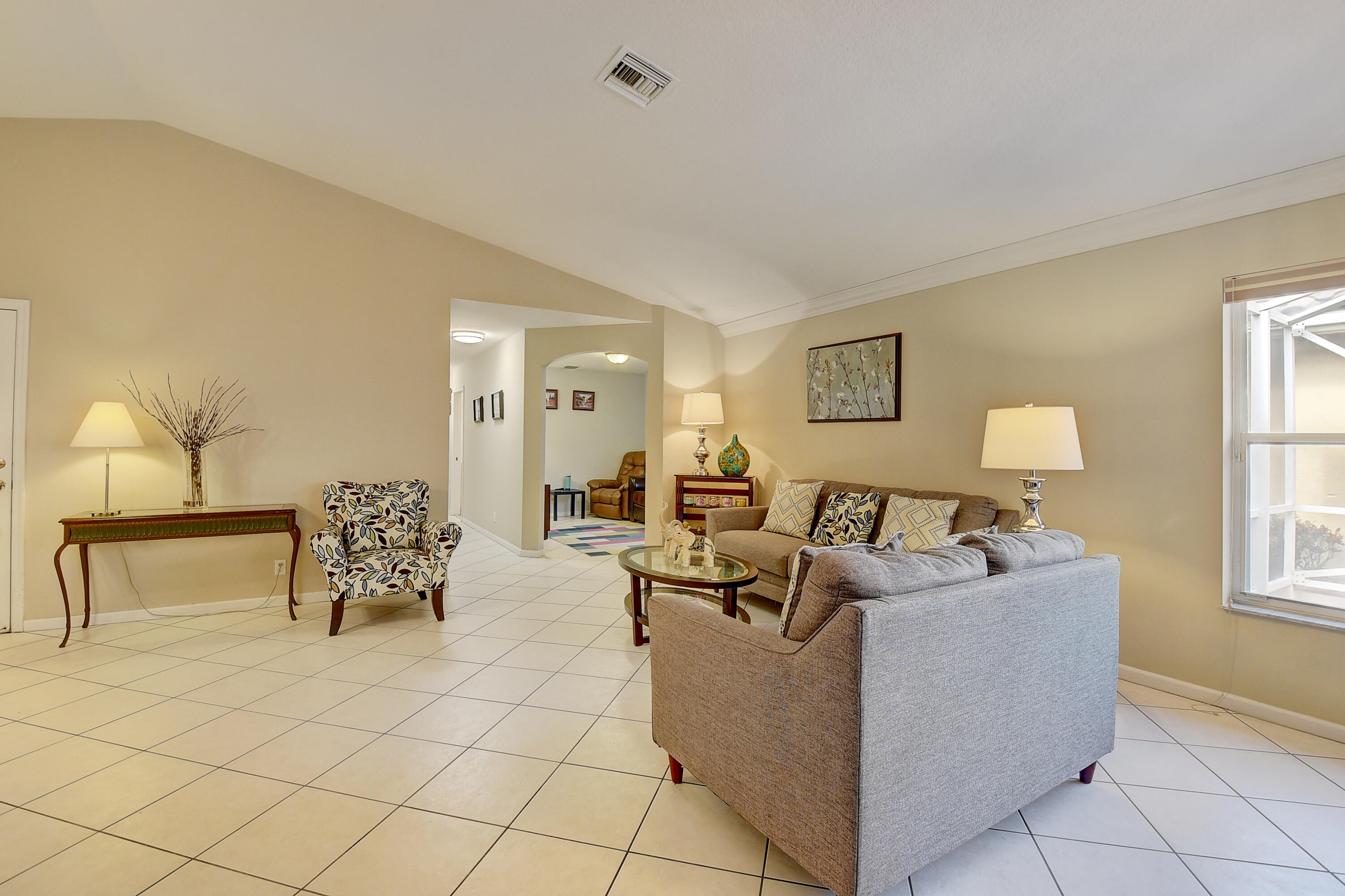 JONES PAR D-3 - Residential Lease