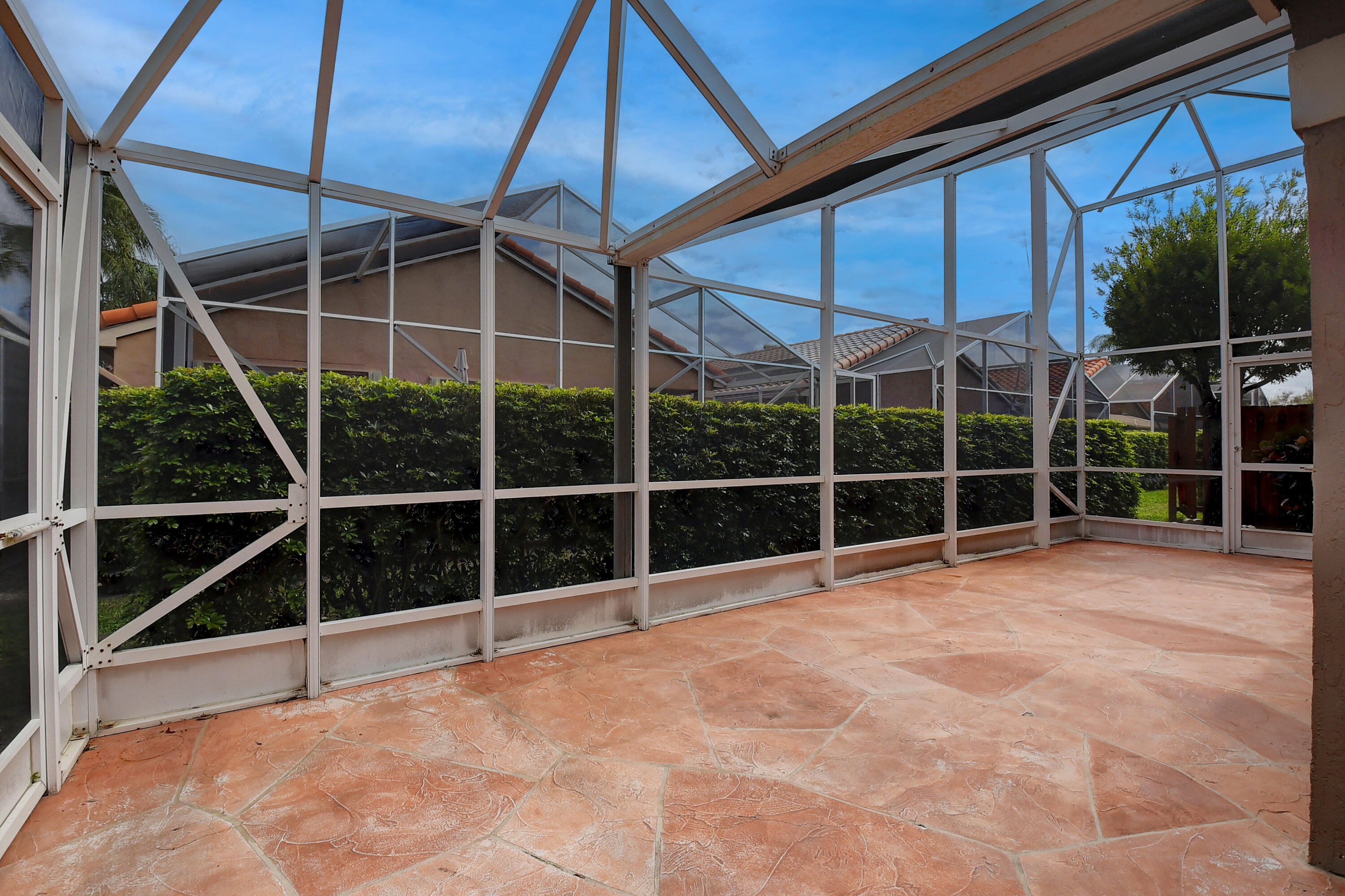 JONES PAR D-3 - Residential Lease