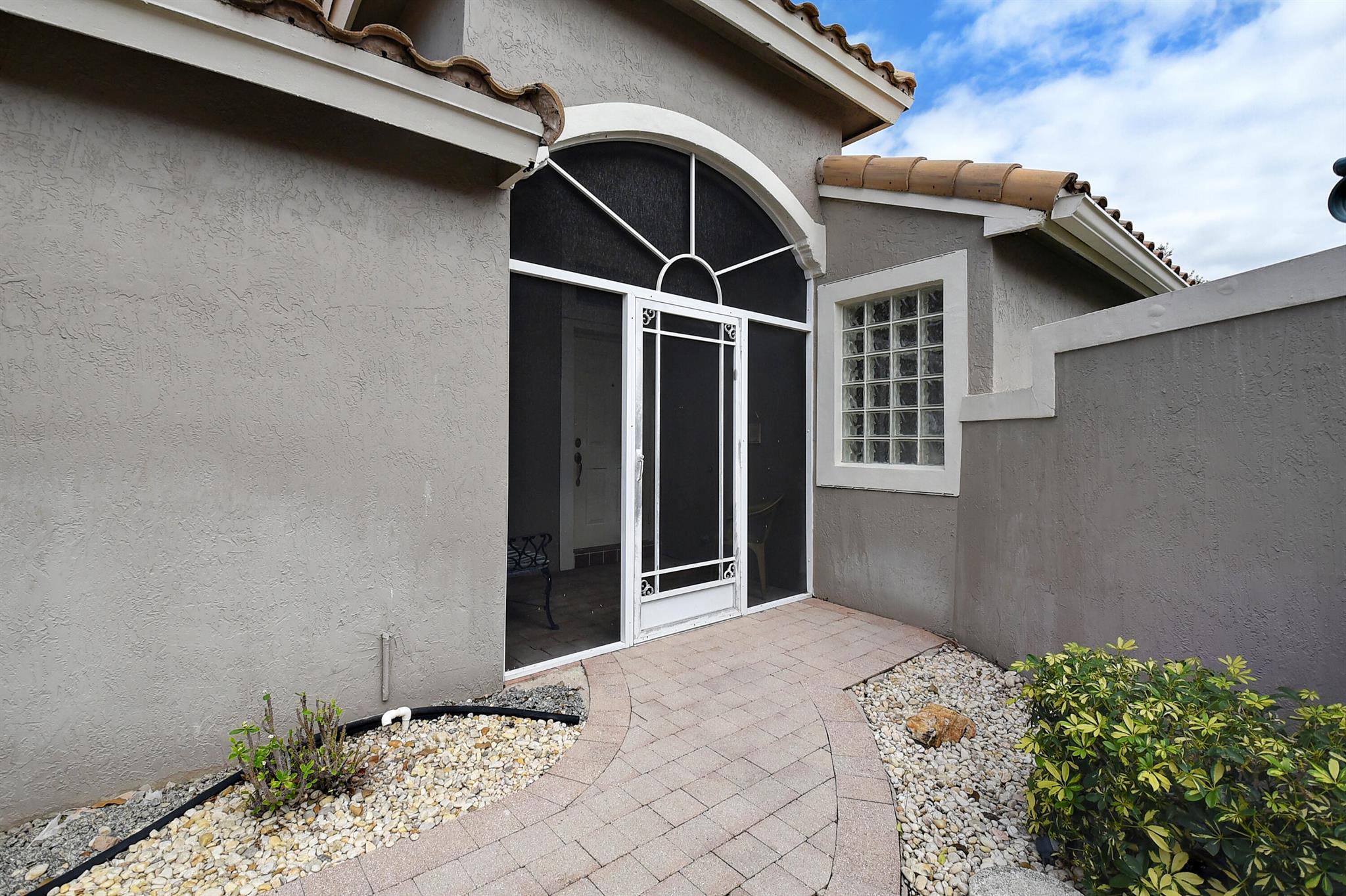 JONES PAR D-3 - Residential Lease