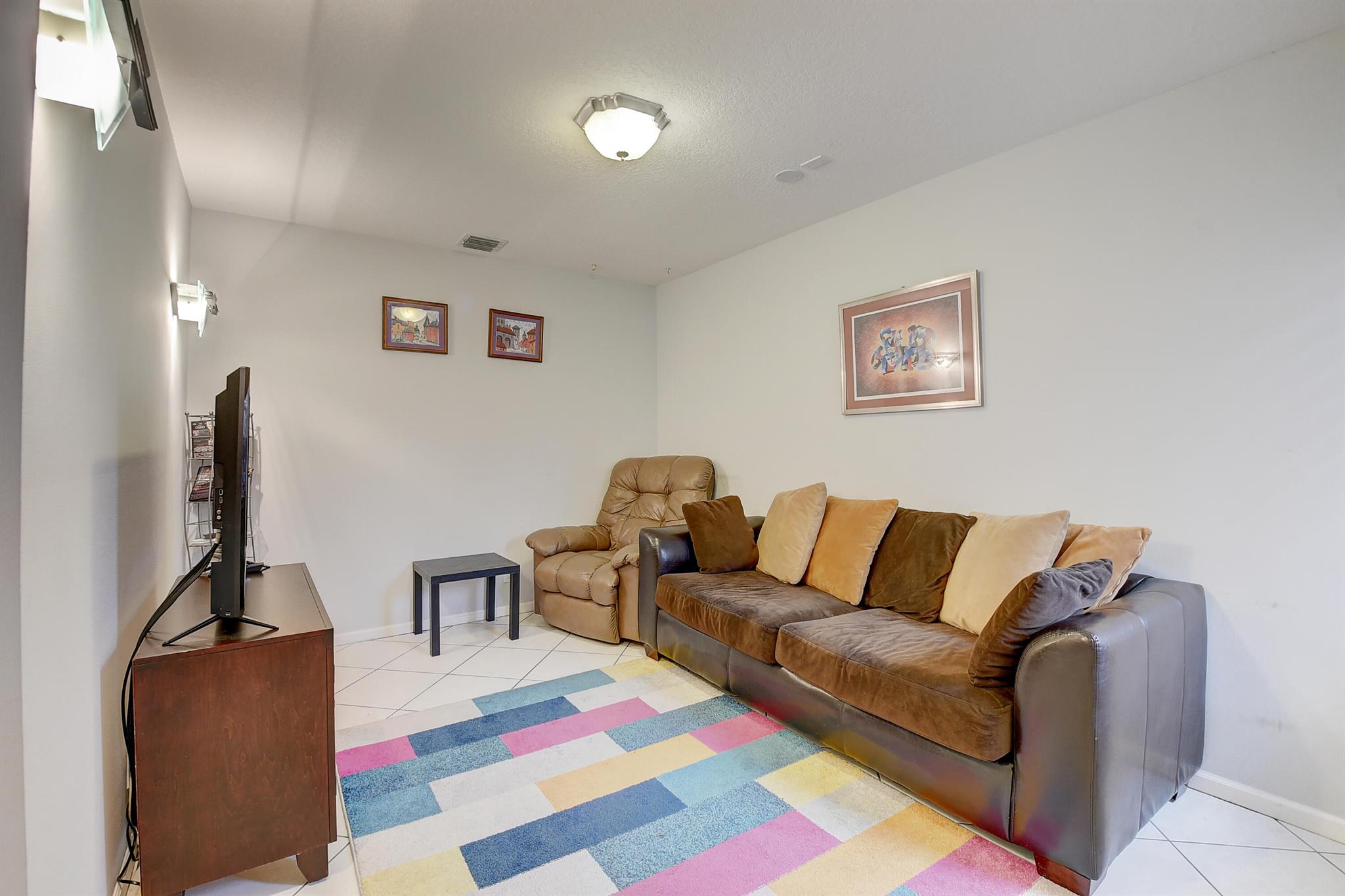 JONES PAR D-3 - Residential Lease