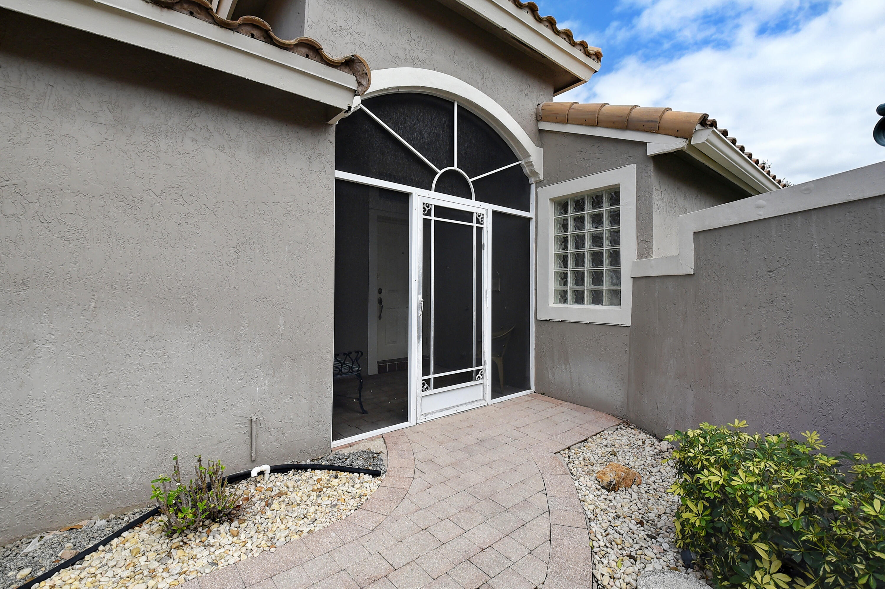 JONES PAR D-3 - Residential Lease