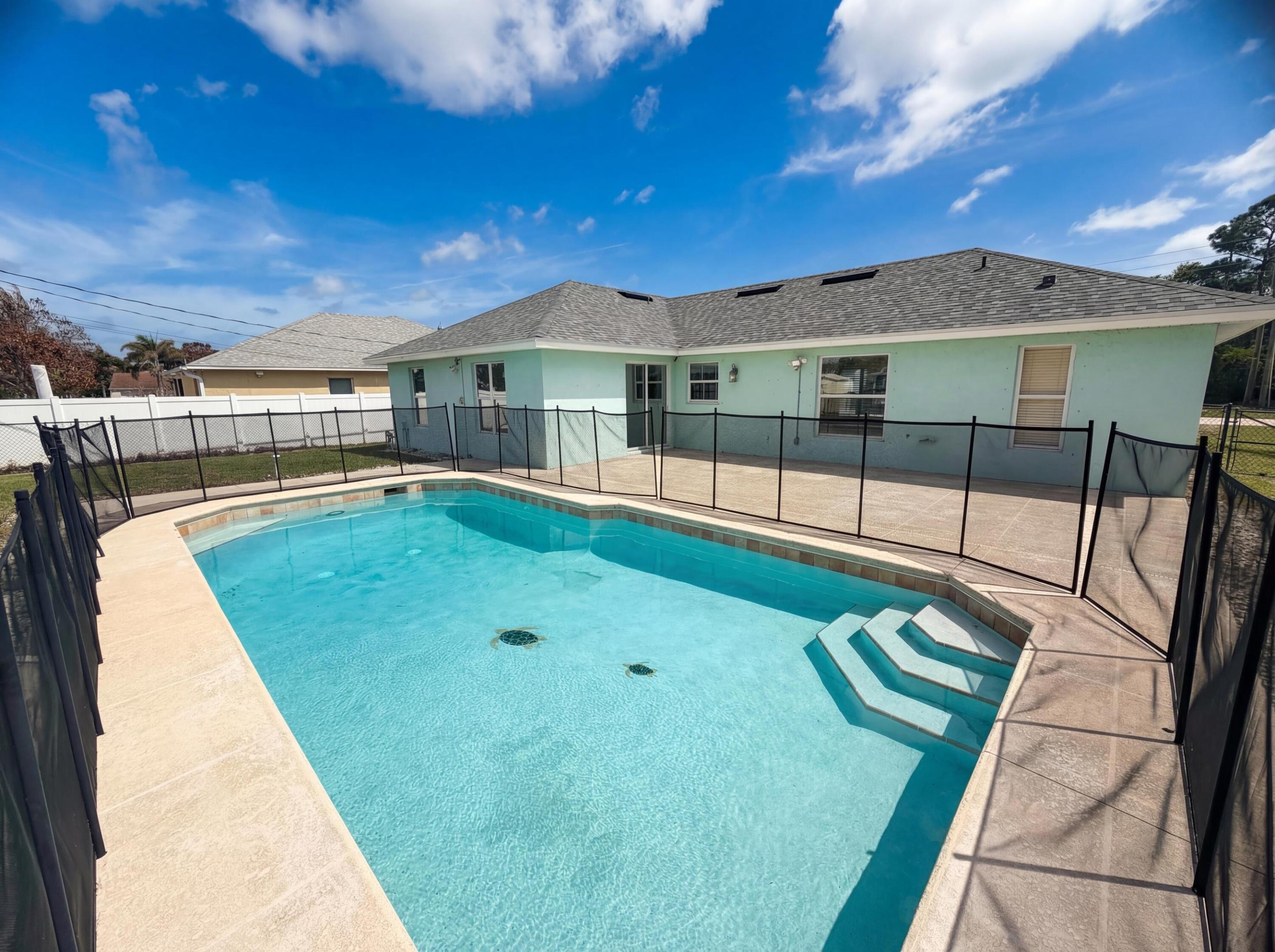 2332 SE Berkshire Boulevard