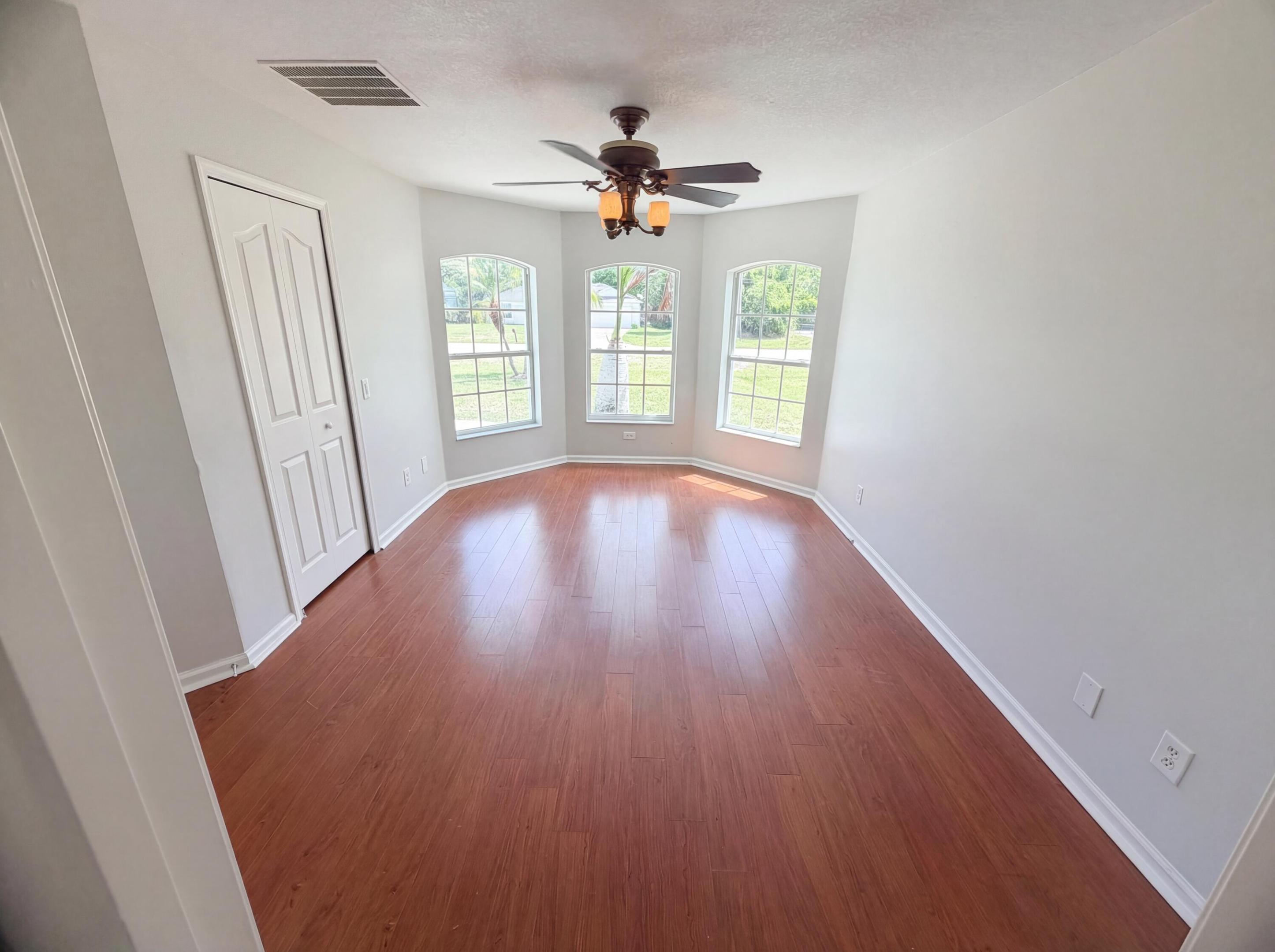 2332 SE Berkshire Boulevard