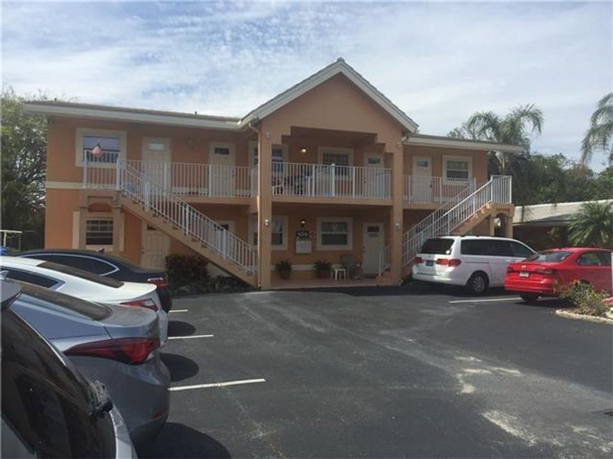 True Florida Living in this condo. This condo is a stones throw away from the beach less than a 1/4 to the ocean. Unit is in great condition ready for move in. Other comparable units in the area are selling for more...were priced to sale!