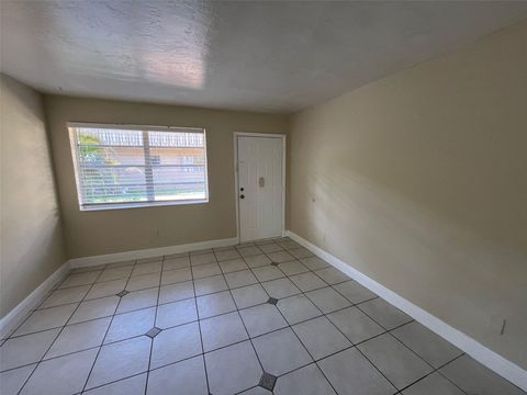 1370 NE 119th St 08 Miami FL 33161