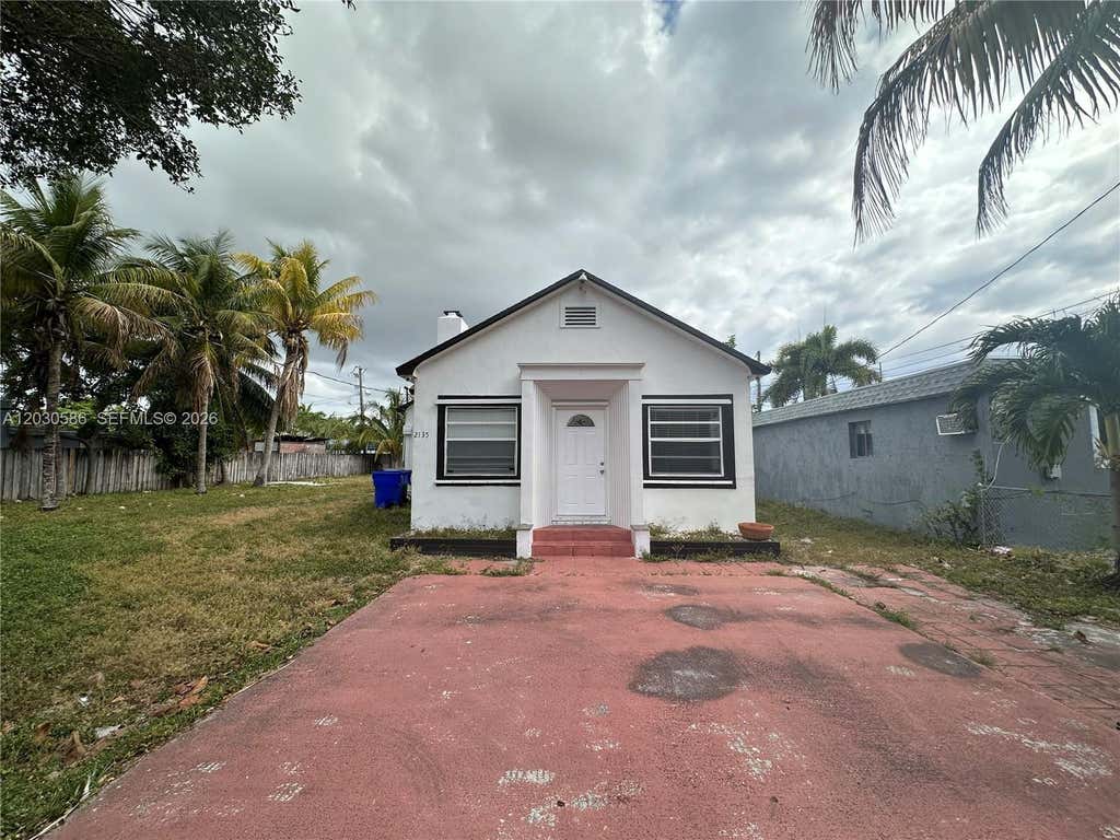 Photo of 2135 Lincoln Street, Hollywood, FL 33020 (MLS # A12030586)