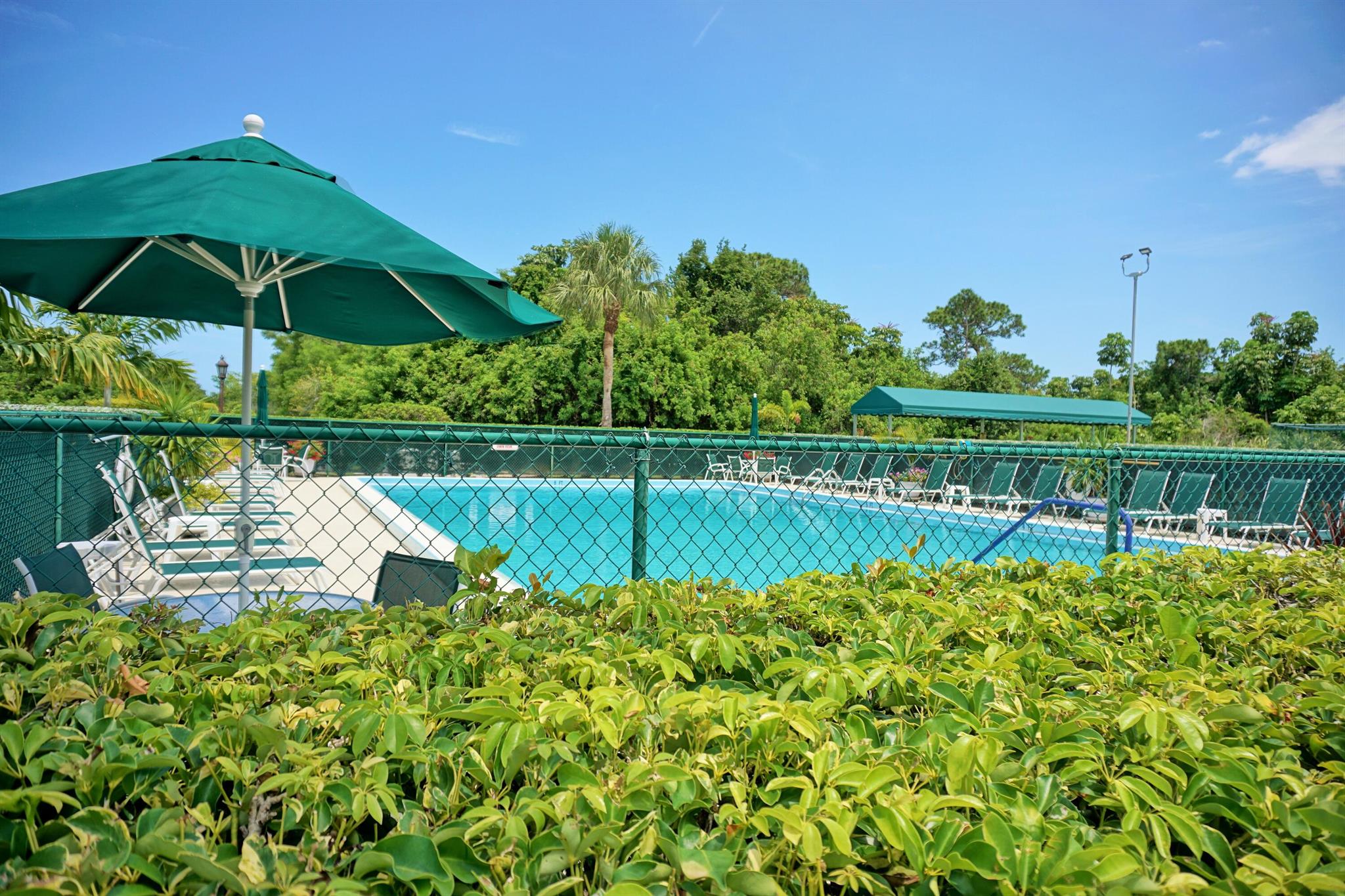 Stuart, Florida 34996, United States, 2 Bedrooms Bedrooms, ,2 BathroomsBathrooms,Residential,Pending,209574