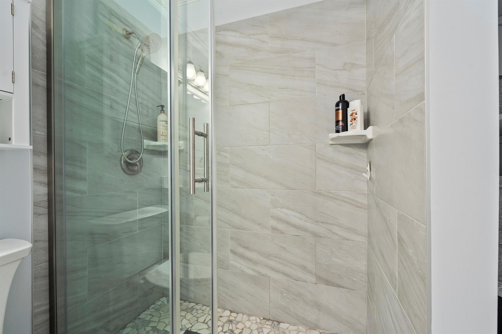 Stuart, Florida 34996, United States, 2 Bedrooms Bedrooms, ,2 BathroomsBathrooms,Residential,Pending,209574