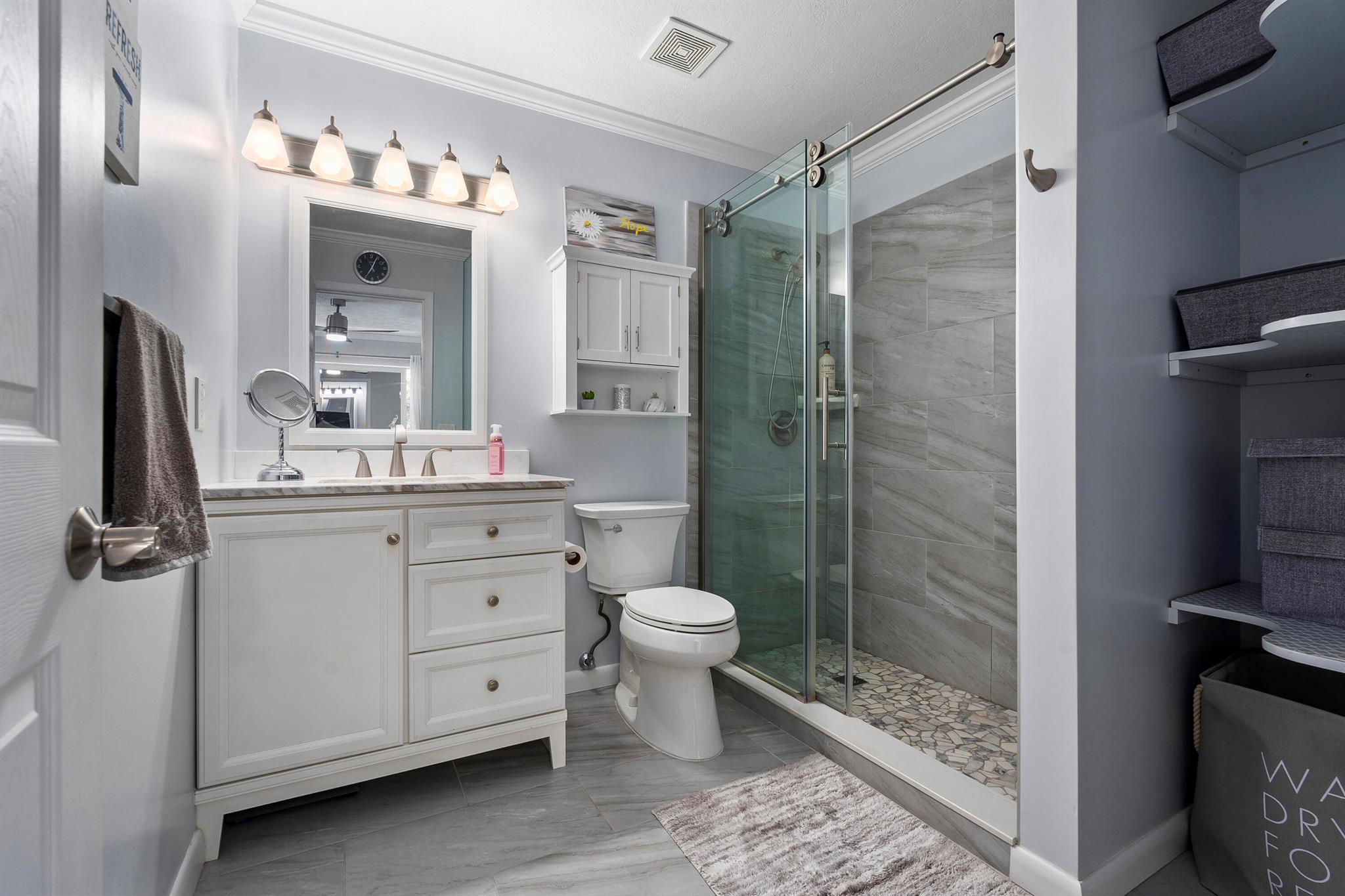 Stuart, Florida 34996, United States, 2 Bedrooms Bedrooms, ,2 BathroomsBathrooms,Residential,Pending,209574