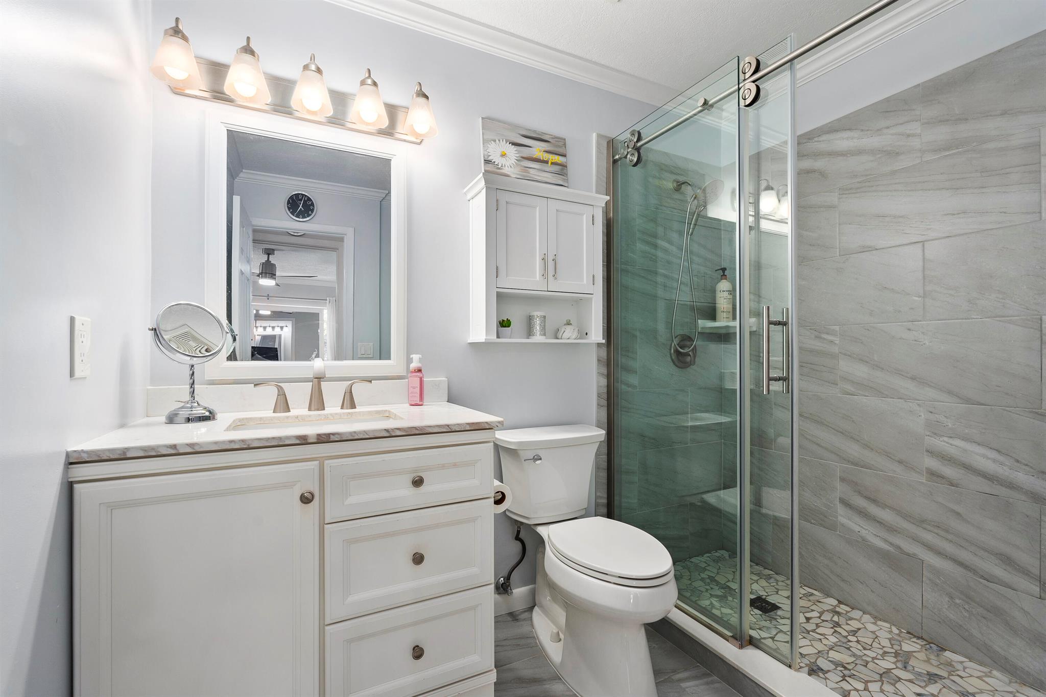 Stuart, Florida 34996, United States, 2 Bedrooms Bedrooms, ,2 BathroomsBathrooms,Residential,Pending,209574