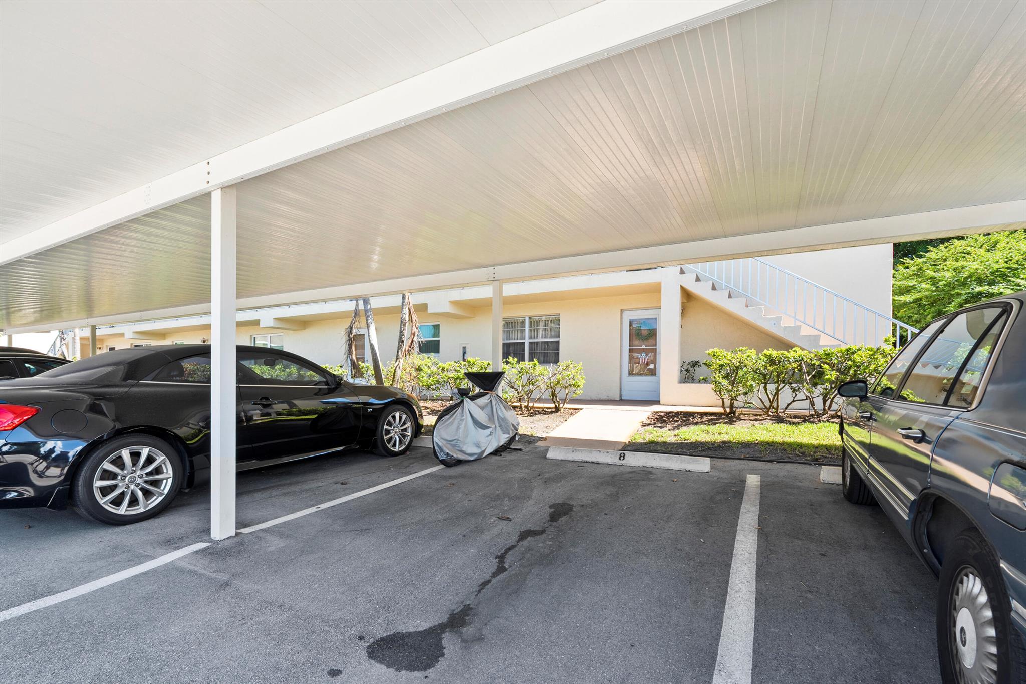 Stuart, Florida 34996, United States, 2 Bedrooms Bedrooms, ,2 BathroomsBathrooms,Residential,Pending,209574