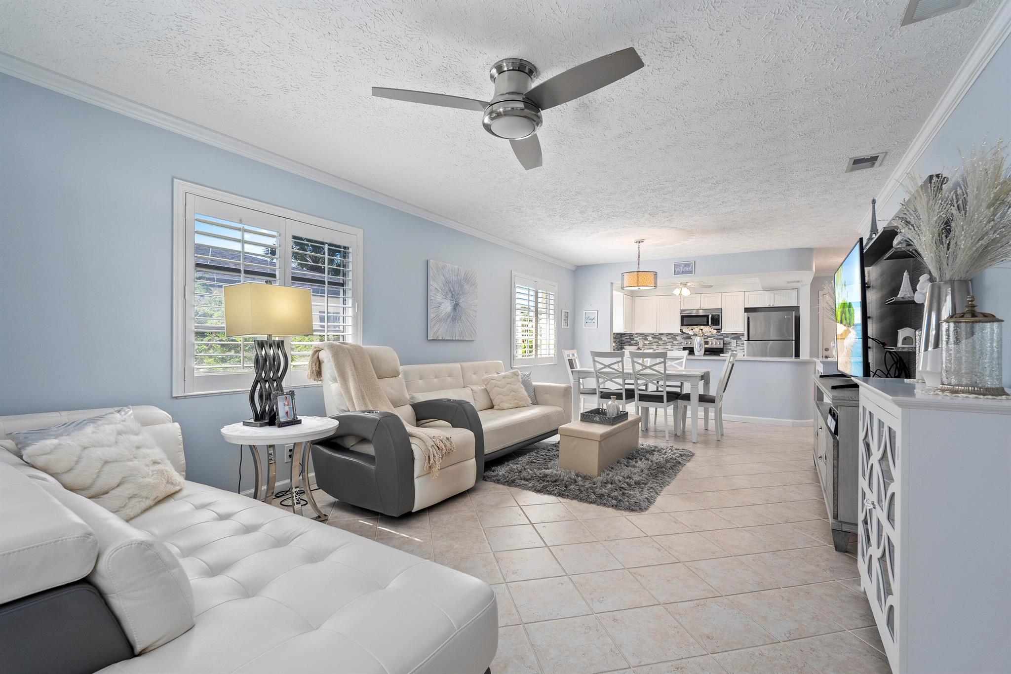 Stuart, Florida 34996, United States, 2 Bedrooms Bedrooms, ,2 BathroomsBathrooms,Residential,Pending,209574