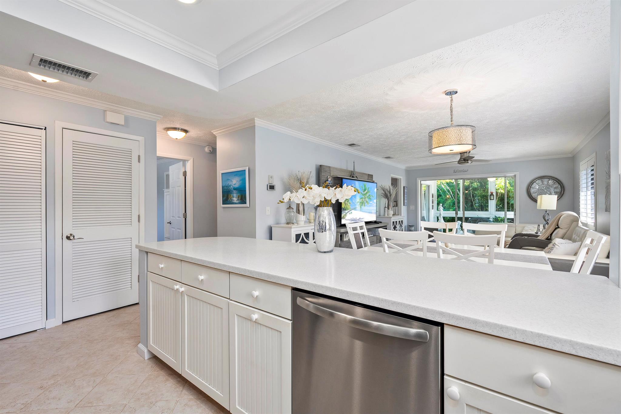 Stuart, Florida 34996, United States, 2 Bedrooms Bedrooms, ,2 BathroomsBathrooms,Residential,Pending,209574