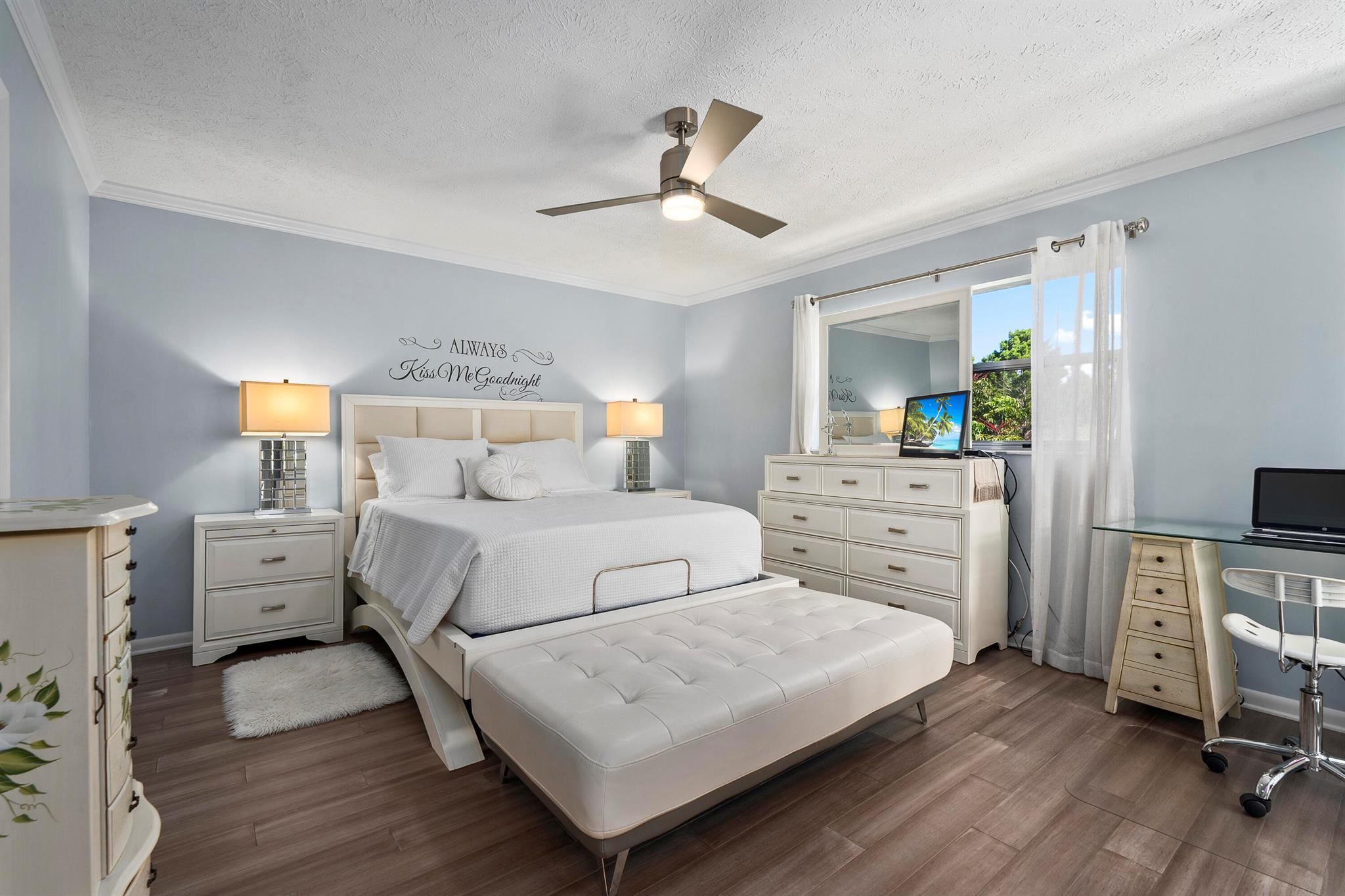 Stuart, Florida 34996, United States, 2 Bedrooms Bedrooms, ,2 BathroomsBathrooms,Residential,Pending,209574