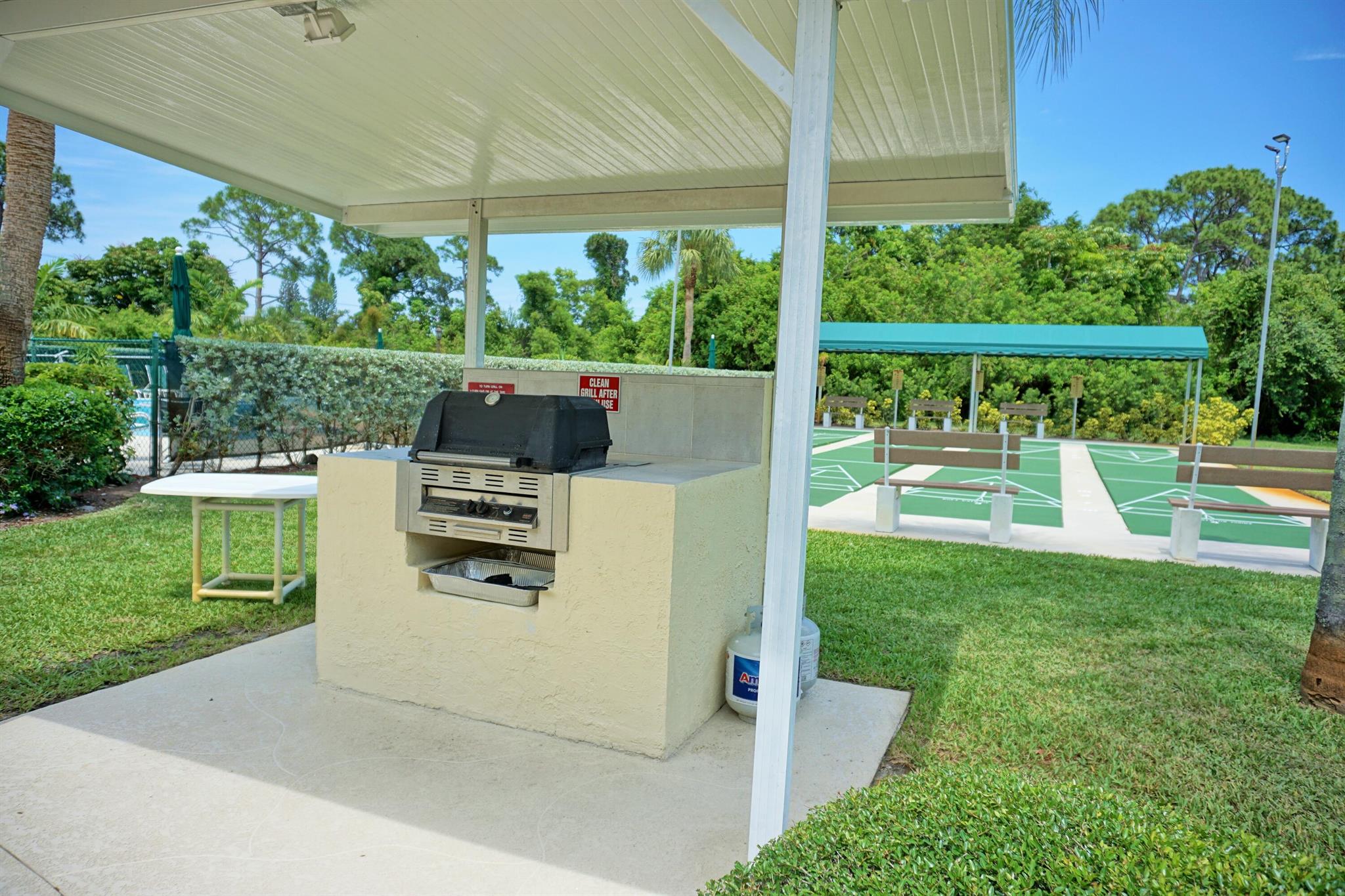 Stuart, Florida 34996, United States, 2 Bedrooms Bedrooms, ,2 BathroomsBathrooms,Residential,Pending,209574