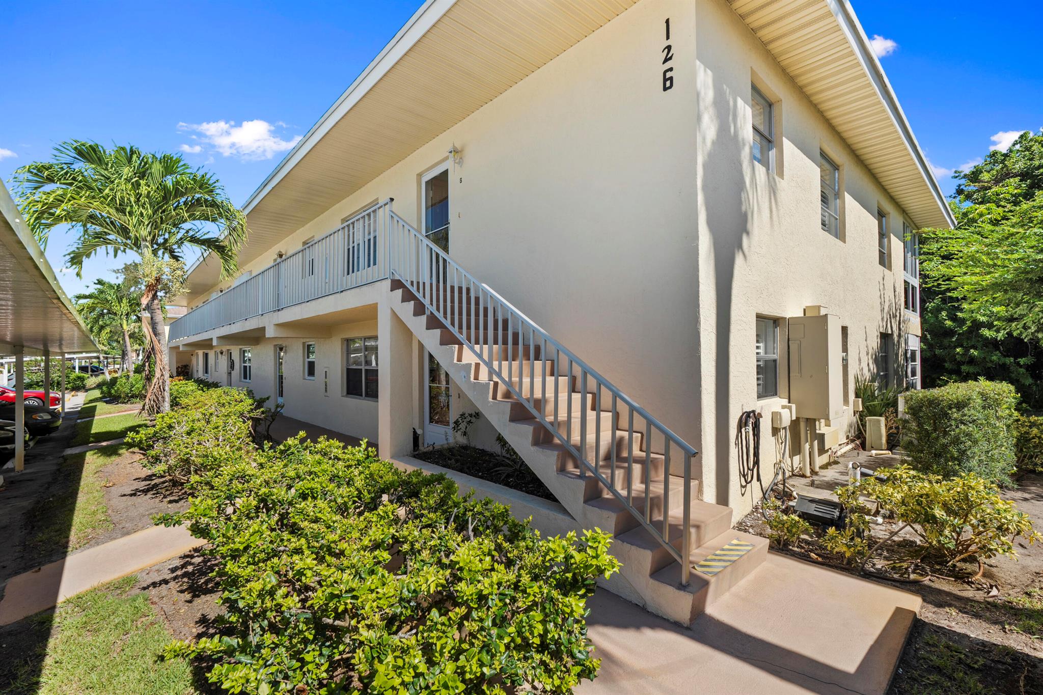 Stuart, Florida 34996, United States, 2 Bedrooms Bedrooms, ,2 BathroomsBathrooms,Residential,Pending,209574