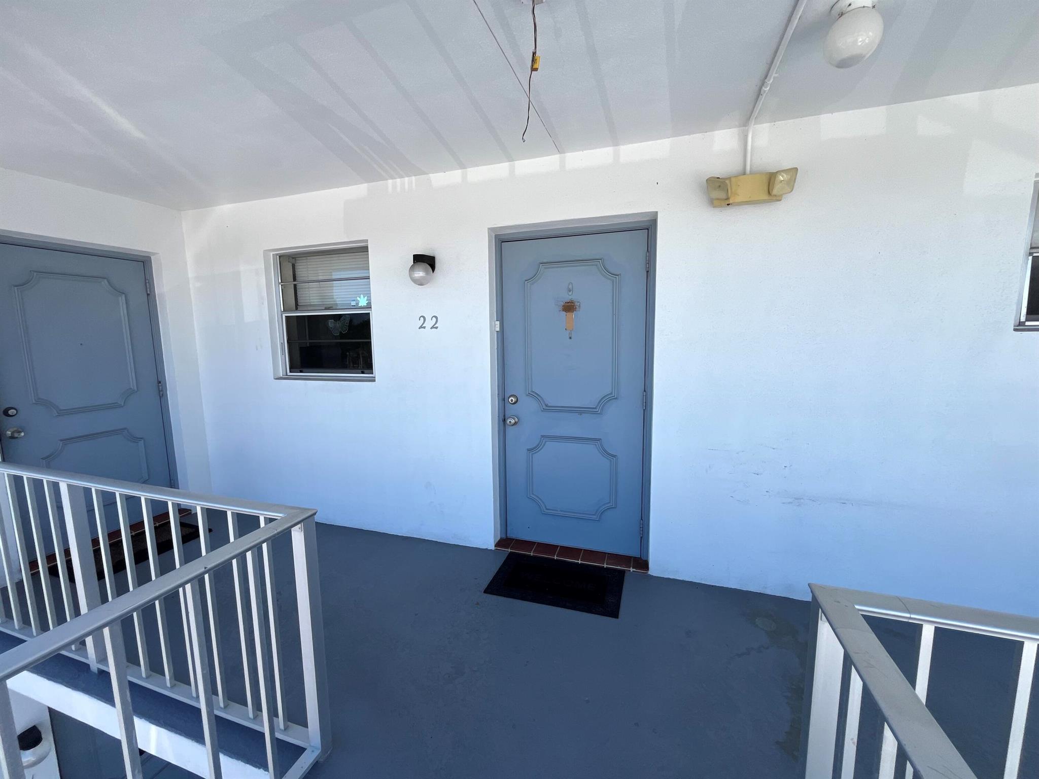 420 W Palm Street 22, Lantana, FL, 33462/$155,000 1 420 W Palm Street 22