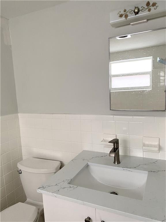 VUN DUTCH APPARTMENTS - Residential Lease