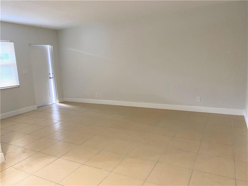 VUN DUTCH APPARTMENTS - Residential Lease