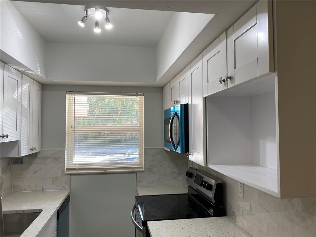 VUN DUTCH APPARTMENTS - Residential Lease