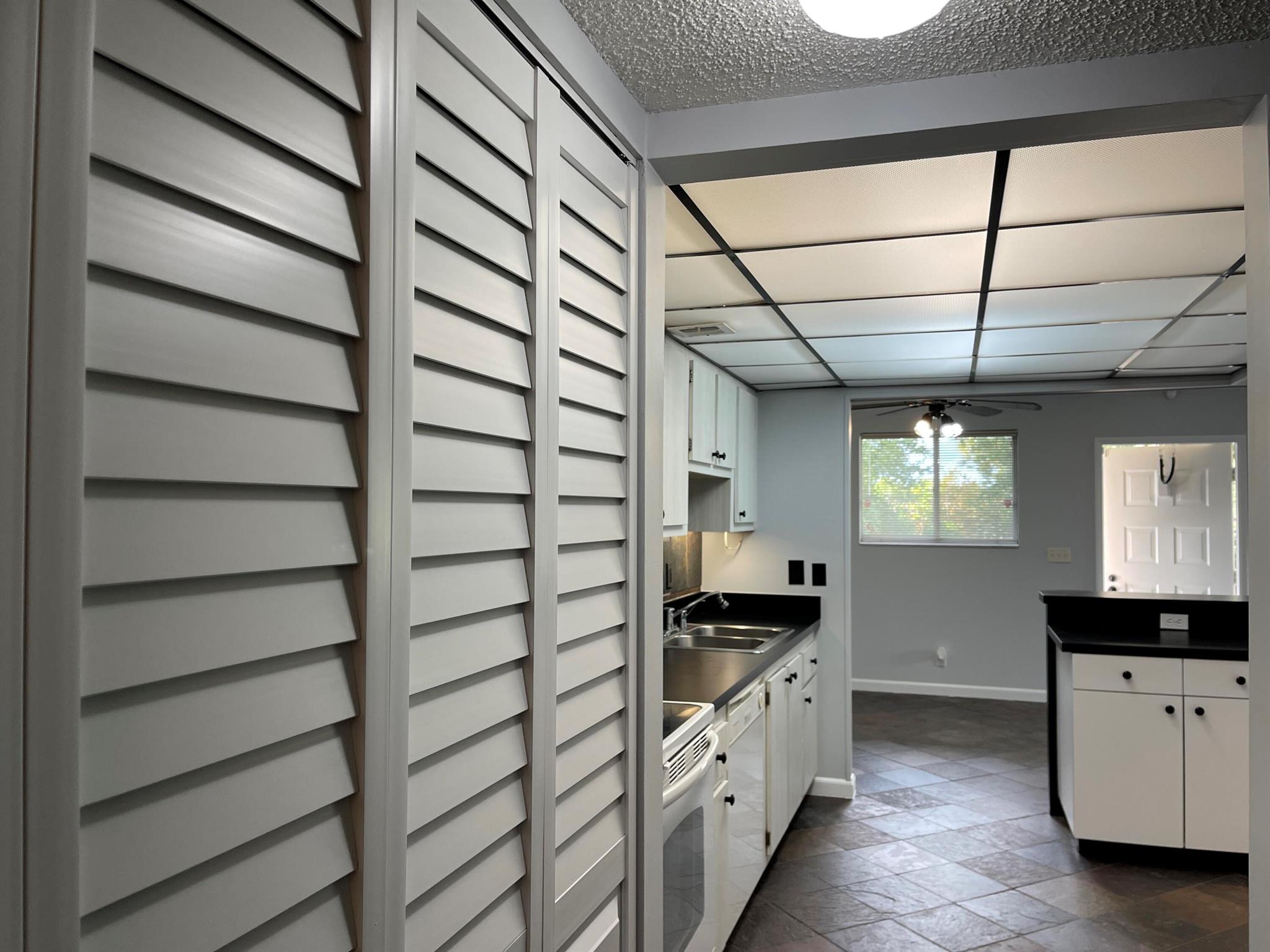 FAIRVIEW VILLAS CONDO - Residential Lease