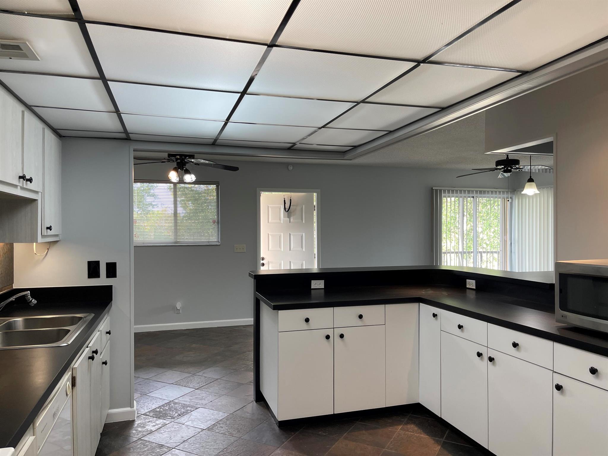 FAIRVIEW VILLAS CONDO - Residential Lease