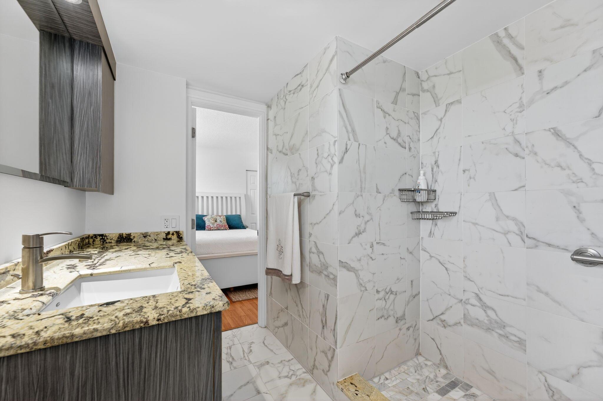 VICTORIA PARK TOWER CONDO - Residential