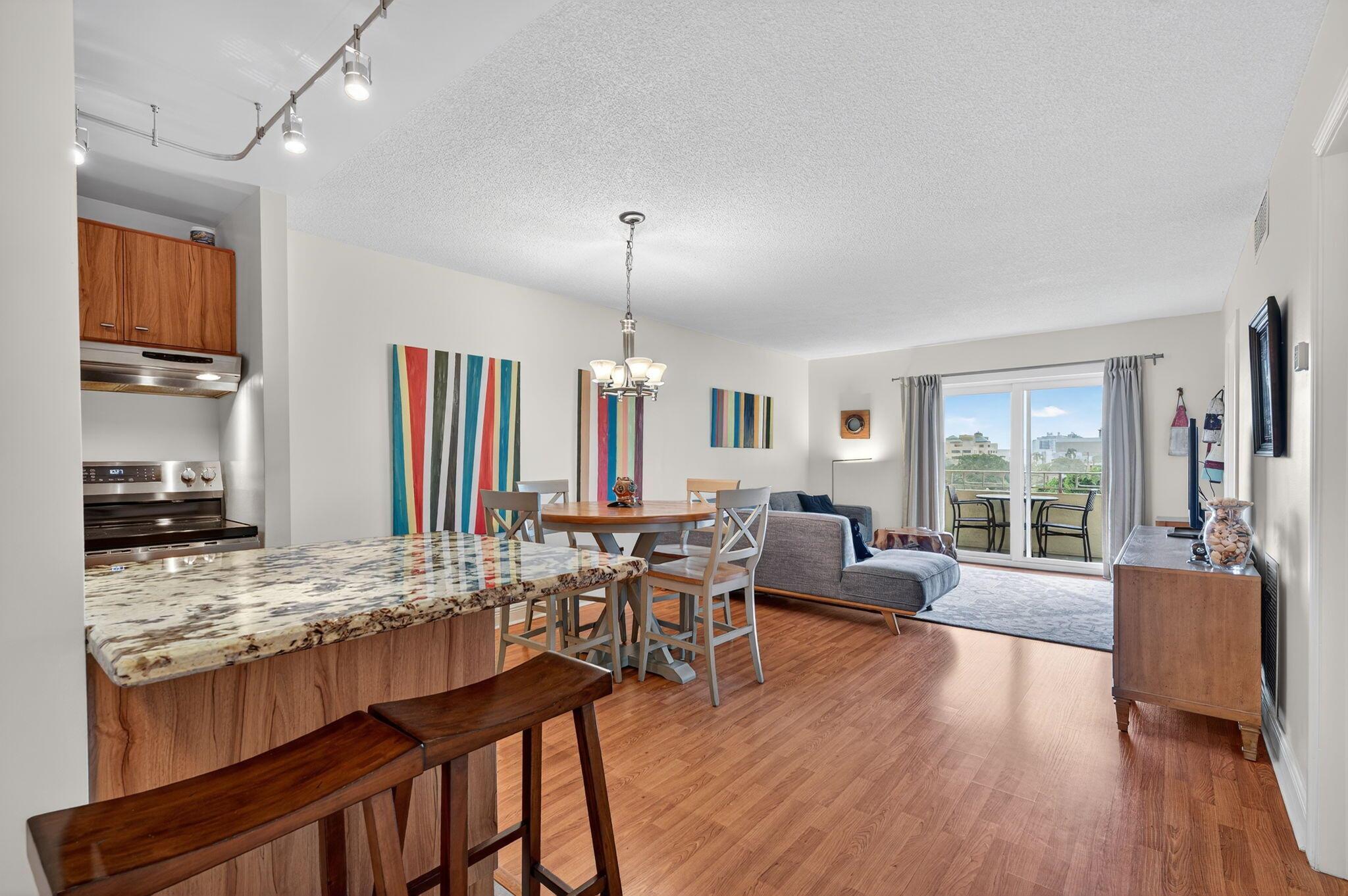 View photos, virtual tours, details... 900 NE 18th Avenue 506