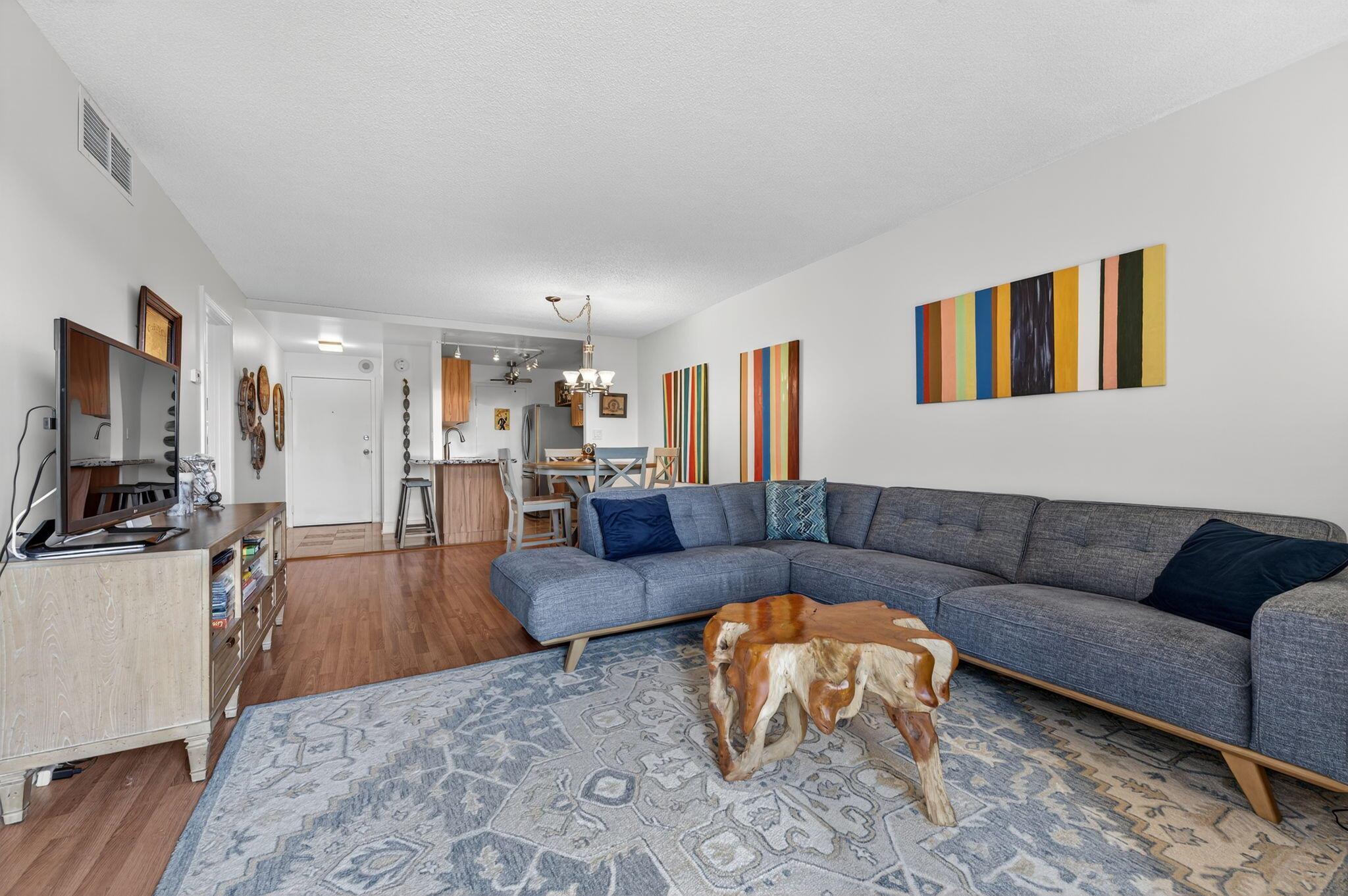 VICTORIA PARK TOWER CONDO - Residential