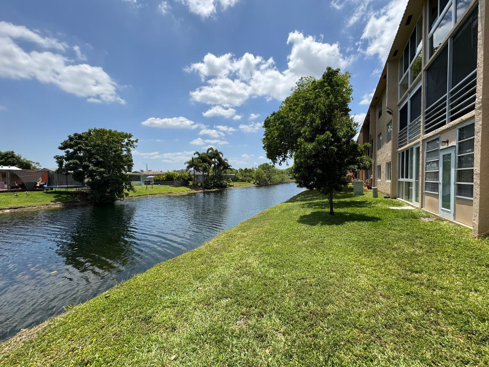 9370 Sunrise Lakes Blvd 209