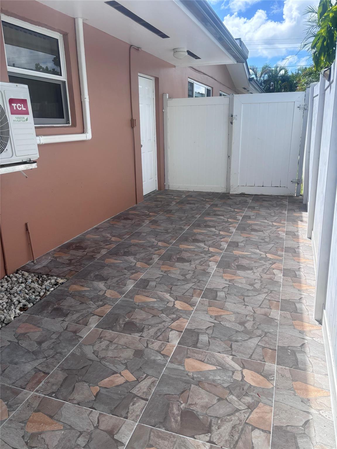 Hollywood Hills - Residential Lease