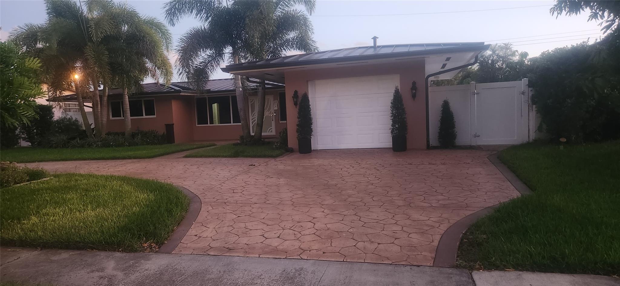 Hollywood Hills - Residential Lease