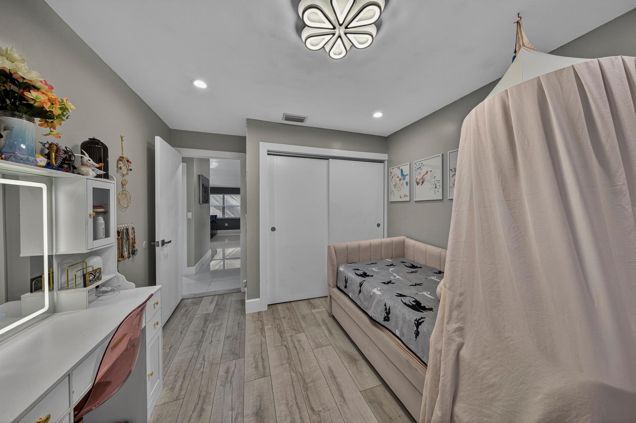 RAINBOW LAKES TR E - Residential