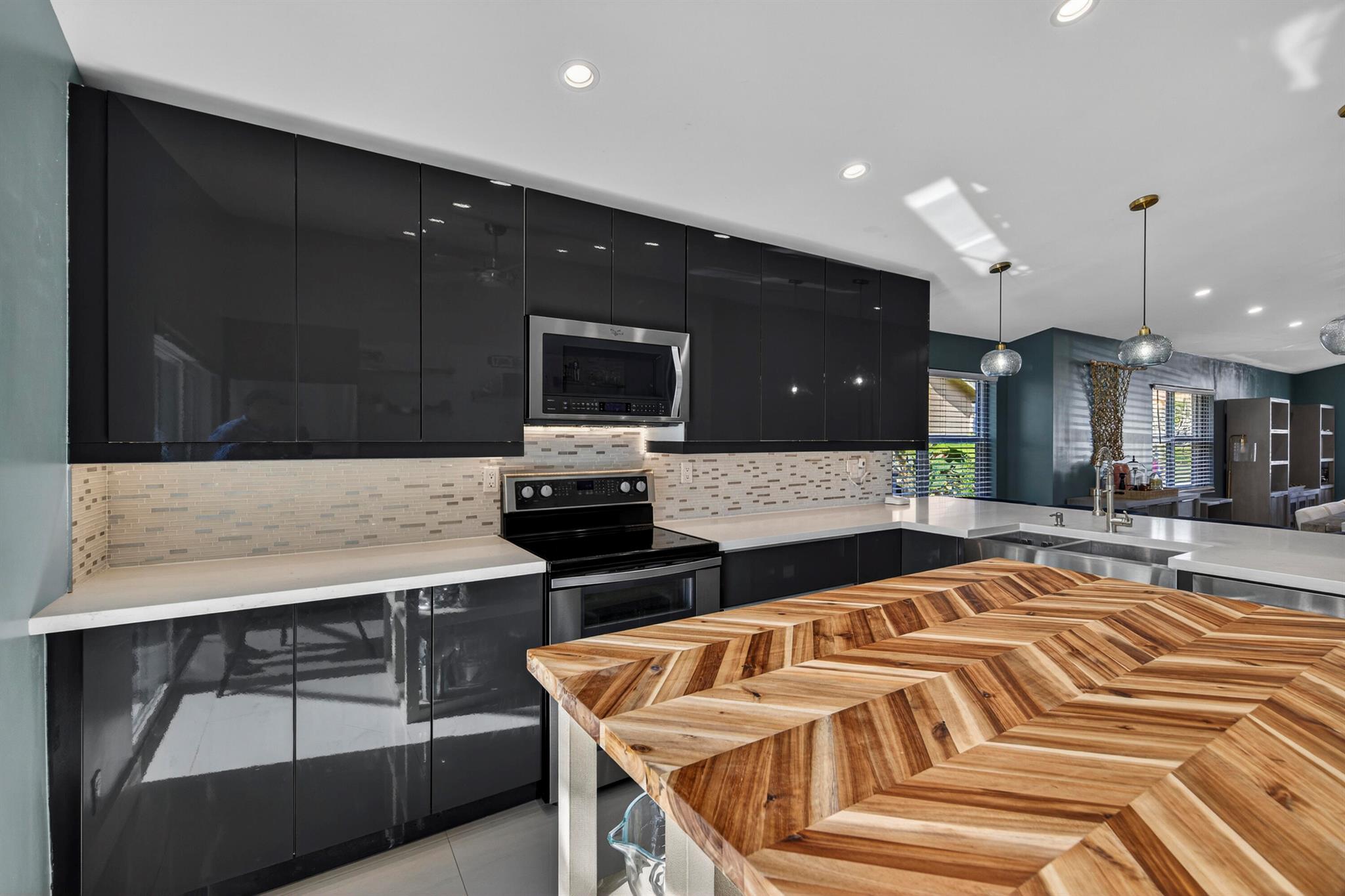 RAINBOW LAKES TR E - Residential